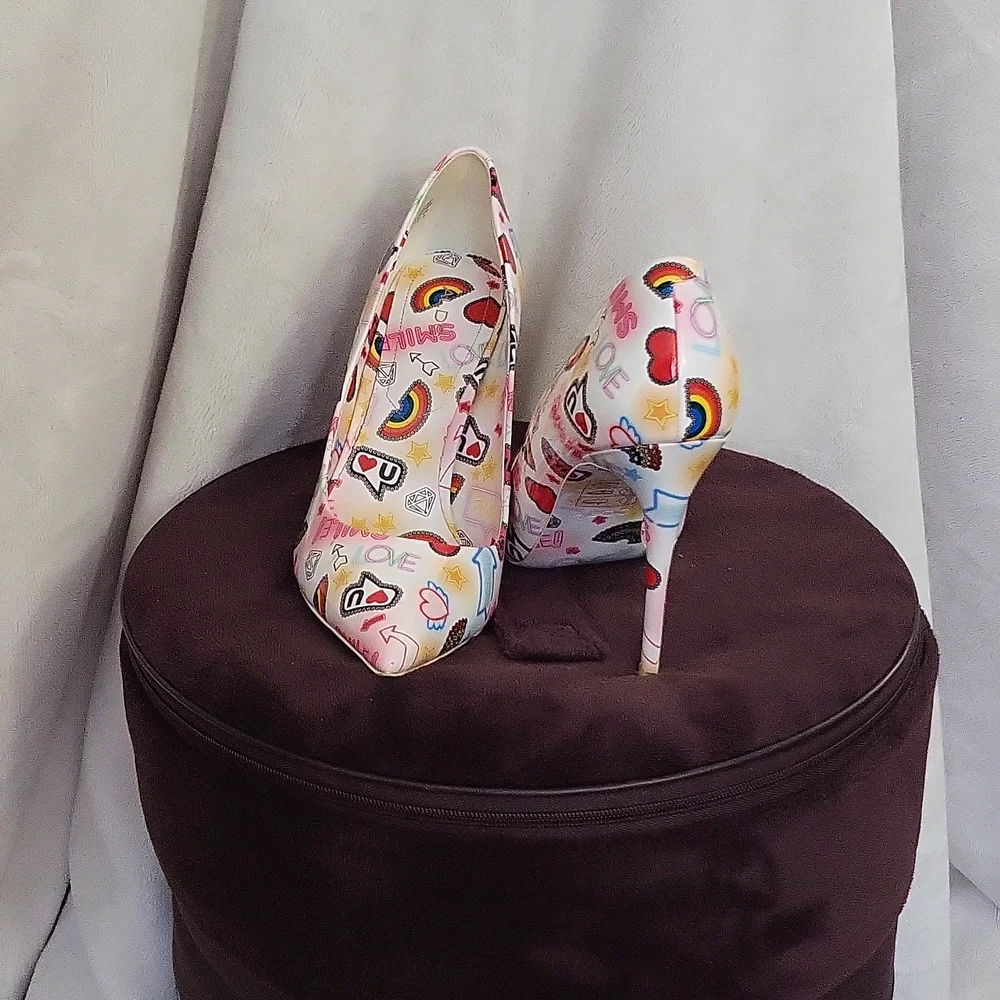 Shoes - Picture 2 of 5